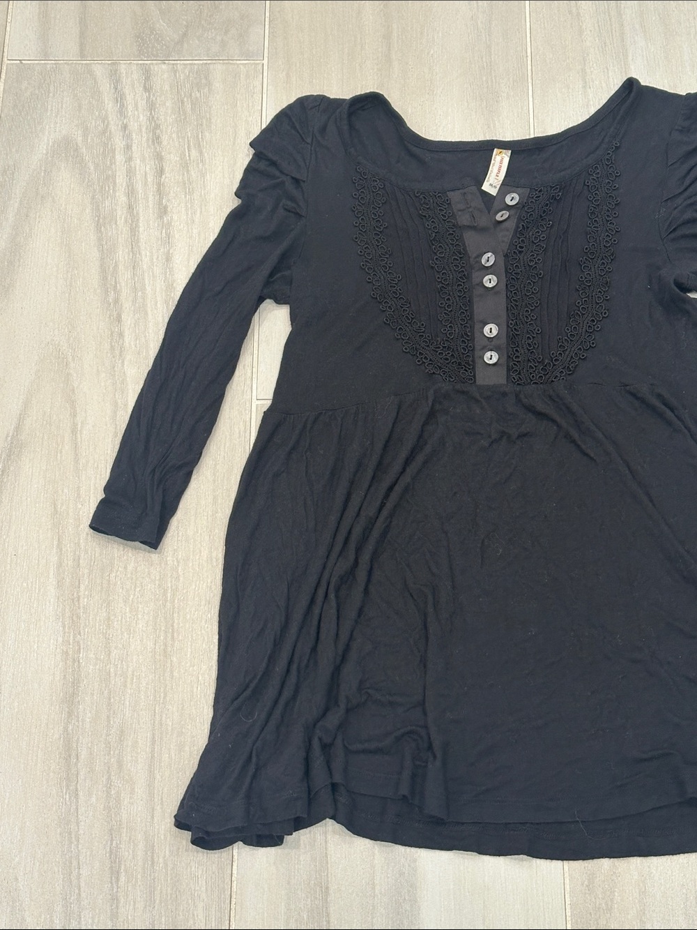 Free People XS Black 3/4 Sleeve Tunic with Button-Front Detail - Picture 4 of 12